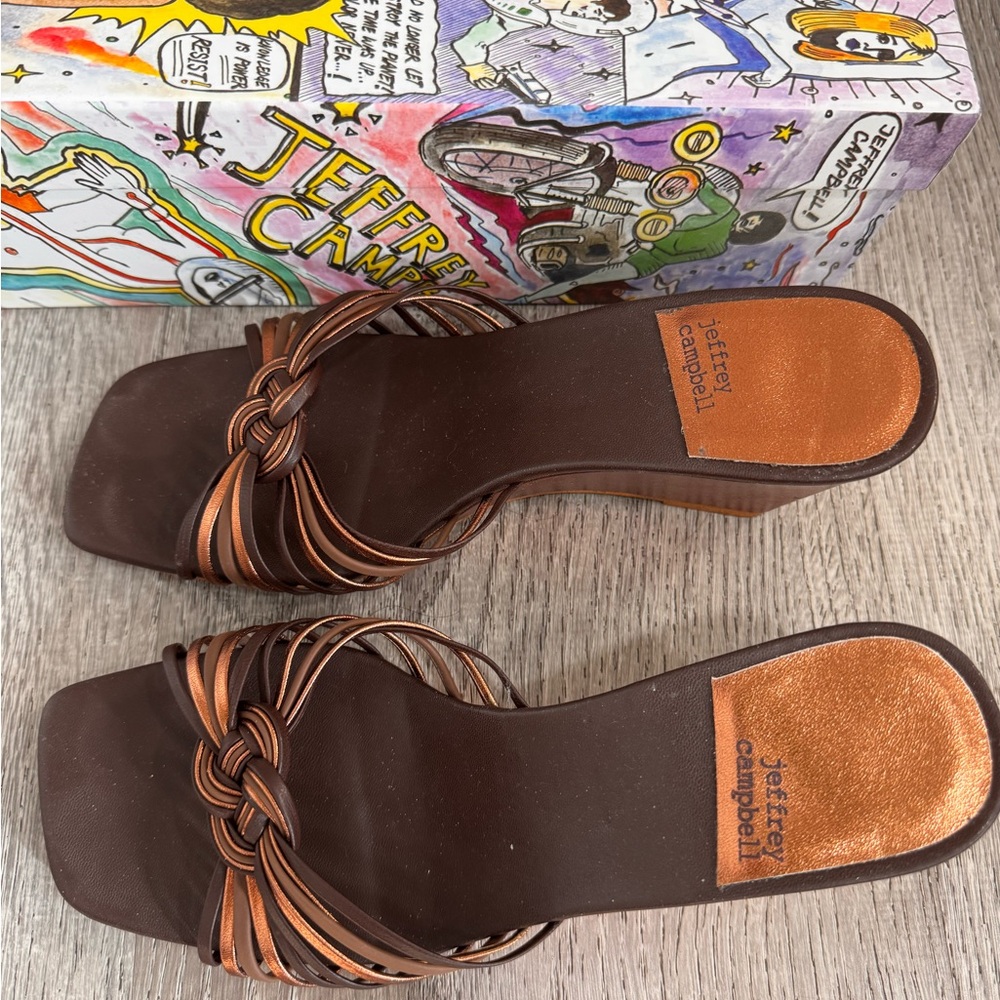 Jeffrey Campbell vintage beautiful low wedge.